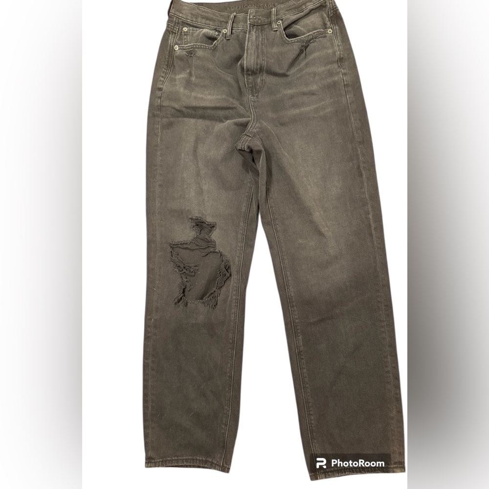 Women’s Distressed Jeans in charcoal black